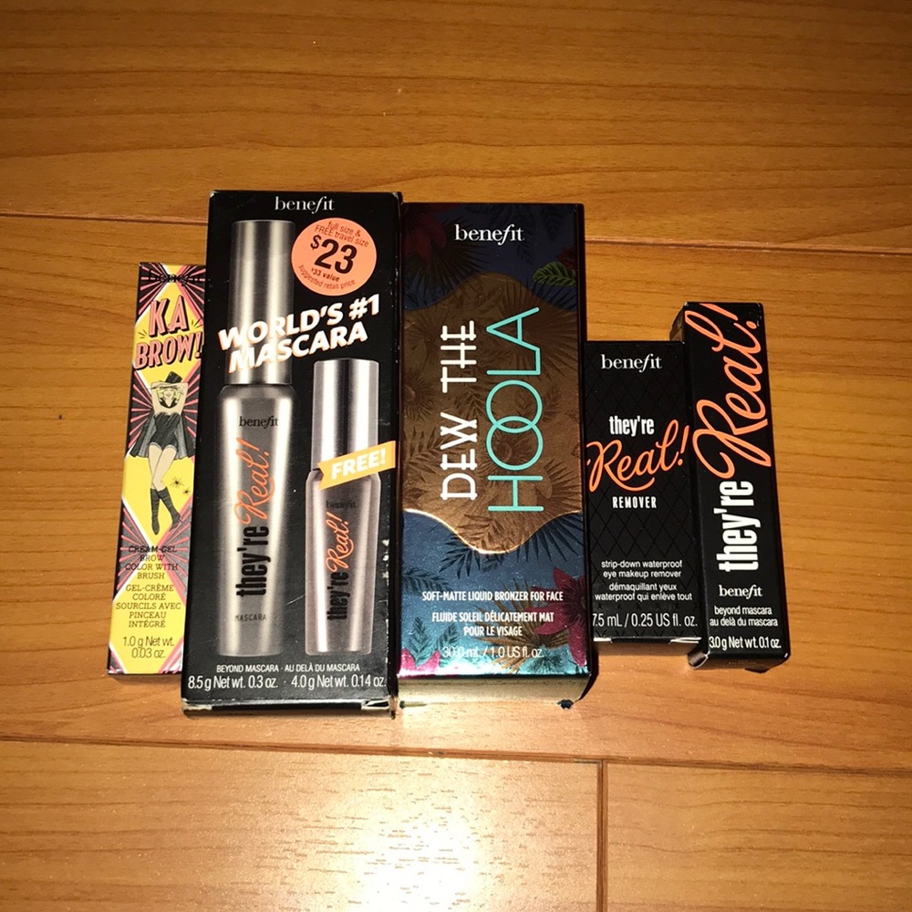 Benefit cosmetics bundle